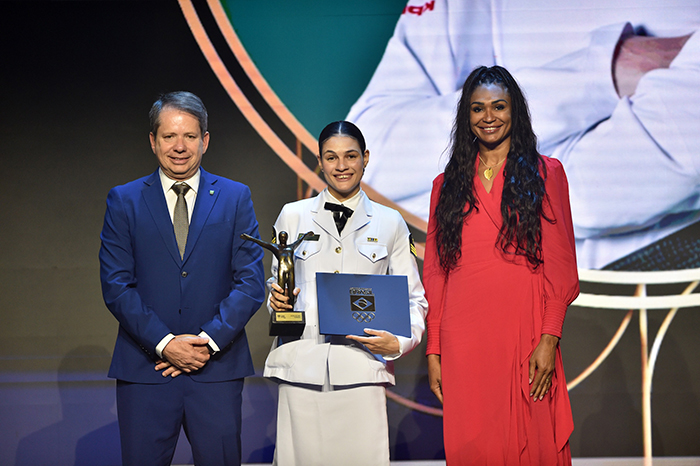 premiacao mariaclara1112